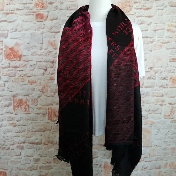 New Versace Logo Striped Scarf - Picture 8 of 13